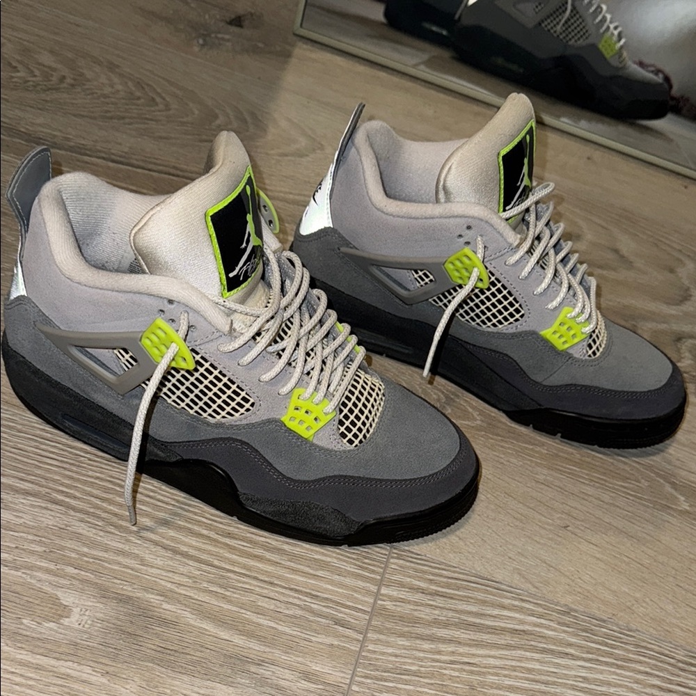 Air Jordan retro 4 SE neon 95 cool wolf grey